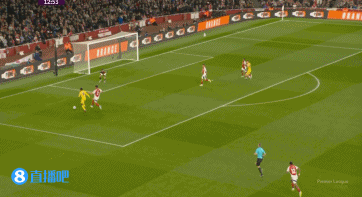 险象环生！恩凯蒂亚杀入禁区，横传门前被基维奥尔、斯凯利破坏