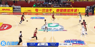 外线开炮！邢志强连中2记三分 帮助山西占据场上主动